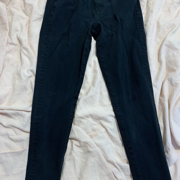 Size 8 Regular AE black skinny jeans - Picture 2 of 2